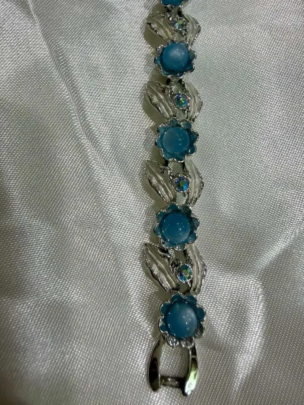 Vintage Judy Lee Blue Moon Glow Thermoset Flowers Leaf Link Bracelet